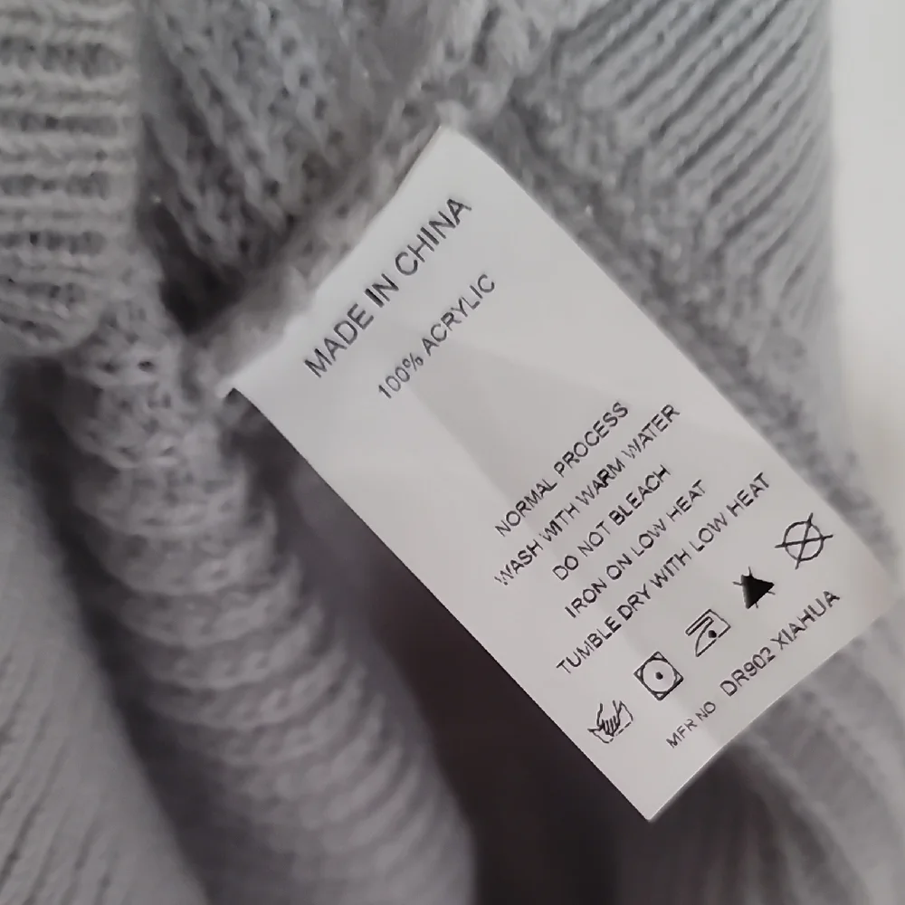 Simple Gray Knit Apparel - Picture 3 of 3